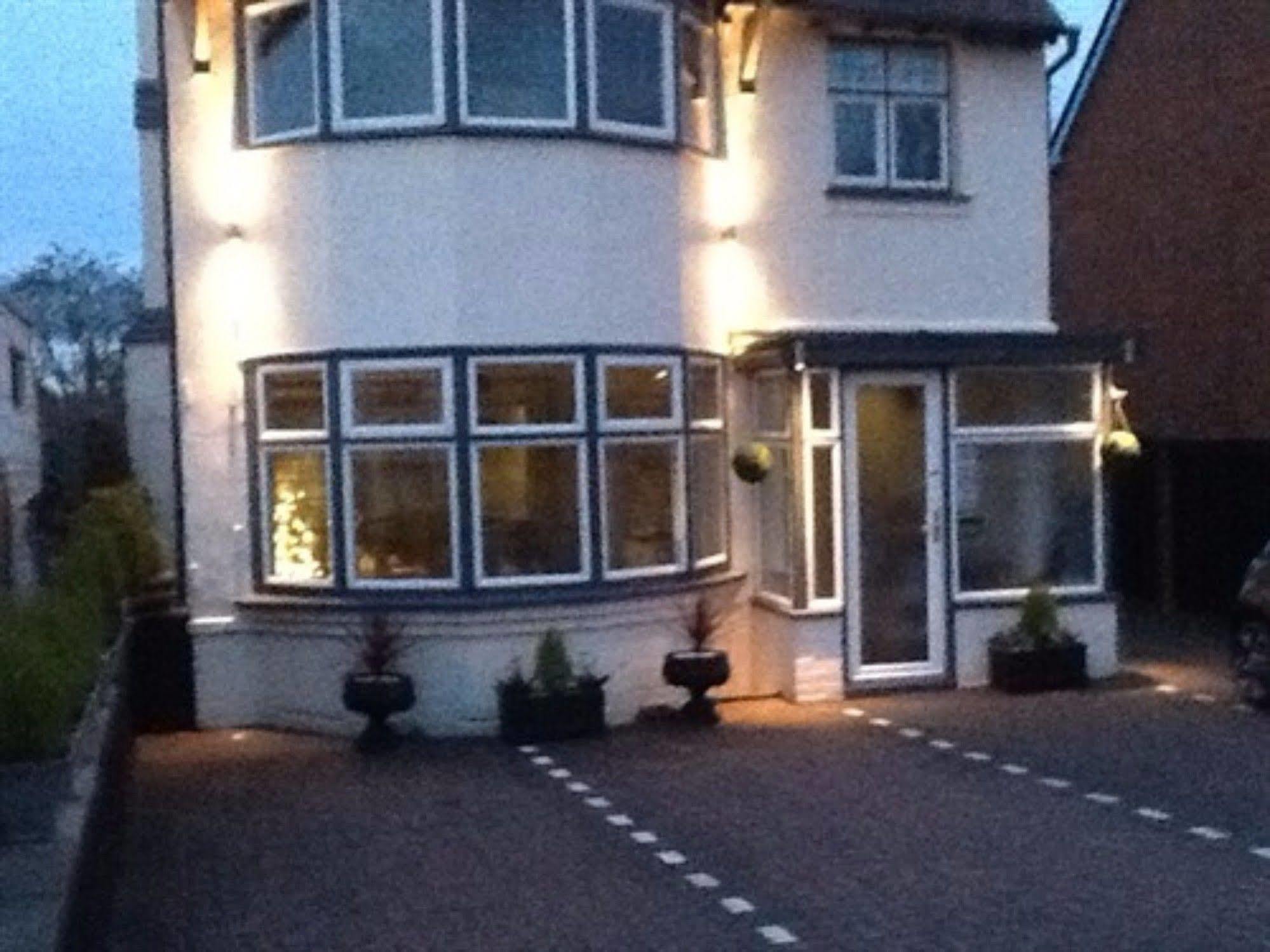 Hunters Moon Guest House Stratford-upon-Avon Bagian luar foto
